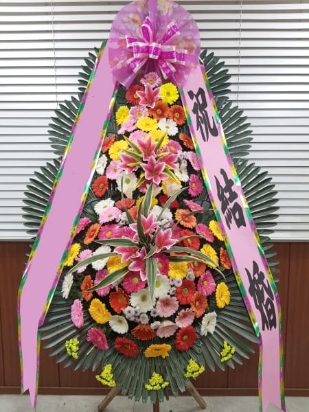 더채플앳웨스트 인근 상가 번영회 및 소상공인 협회에서 보내온 축복 화환